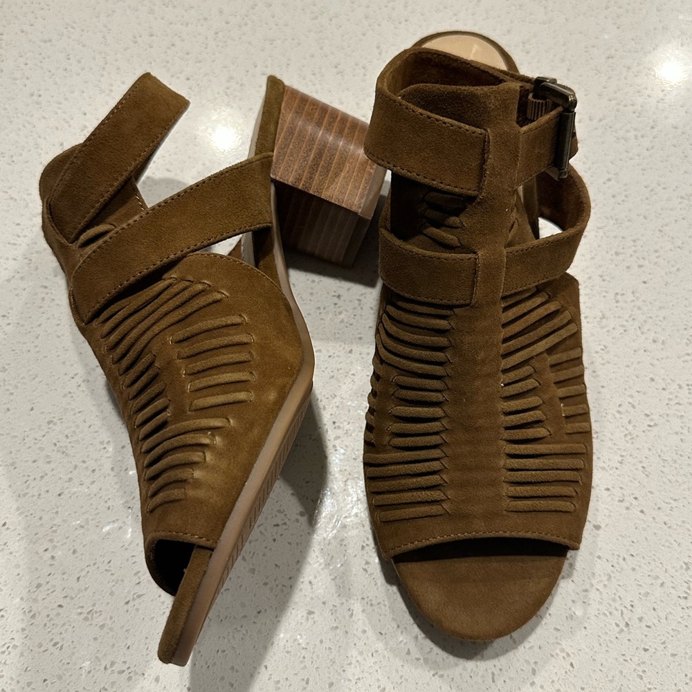 Bella Vita heel sandals

🔥CLOSE OUT PRICE🔥